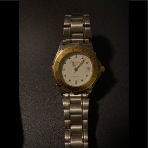 Beautiful wristwatch I bought in Italy - needs battery